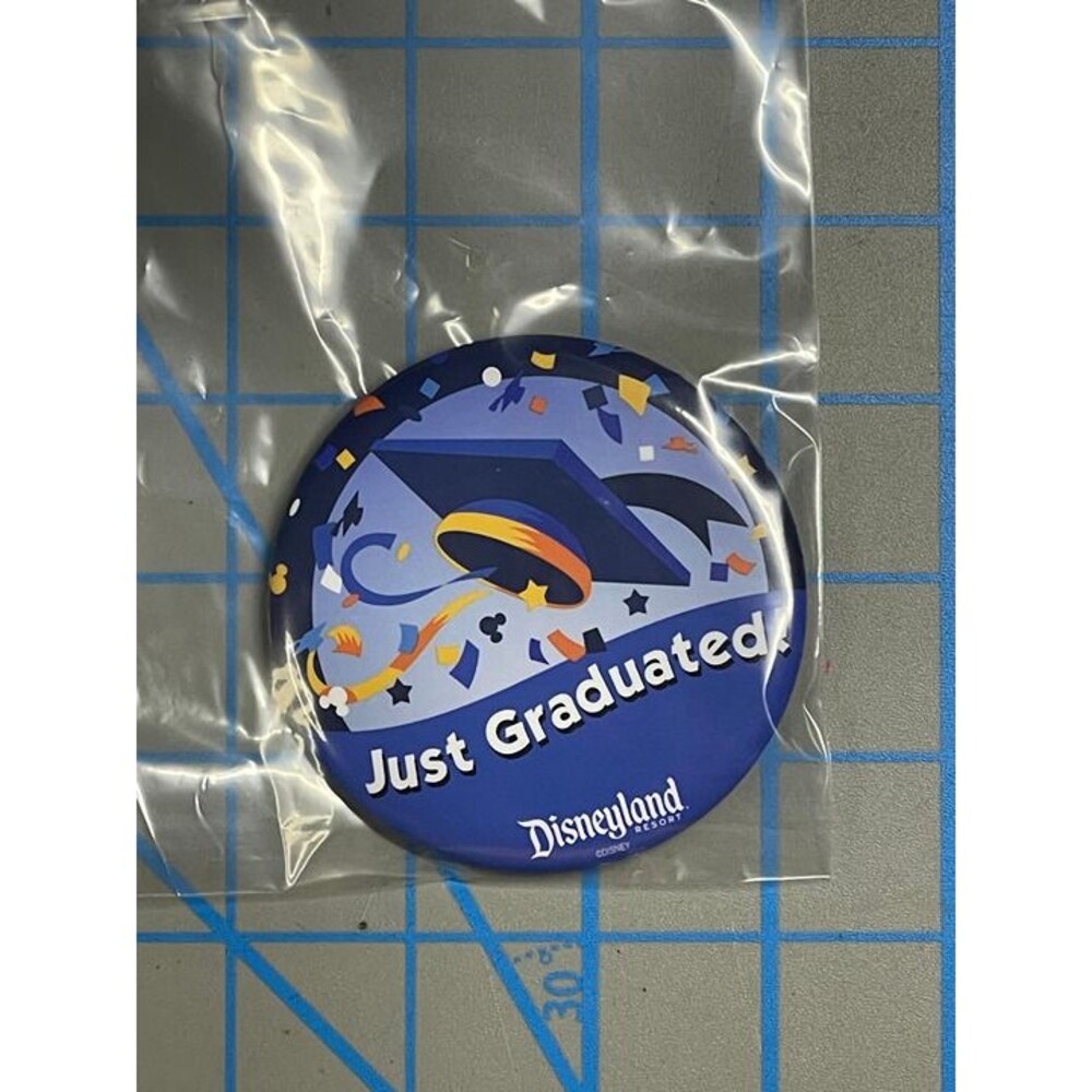 Disneyland Just Graduated Graduation Cap Souvenir Collectible Button Pin 0001